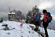 40 Alla cappelletta di vetta del Monte Poieto (1360 m)